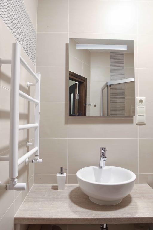 Meness Apartamenti Cēsis Exteriör bild