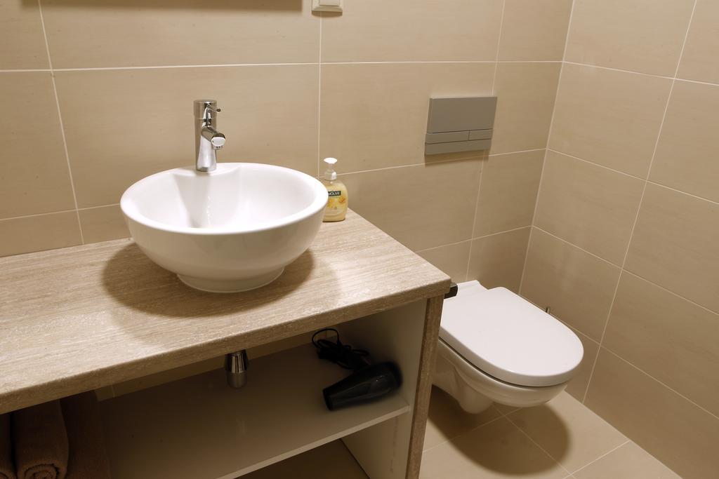 Meness Apartamenti Cēsis Exteriör bild